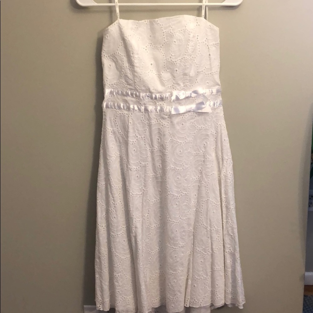 White strapless eyelet dress (juniors)